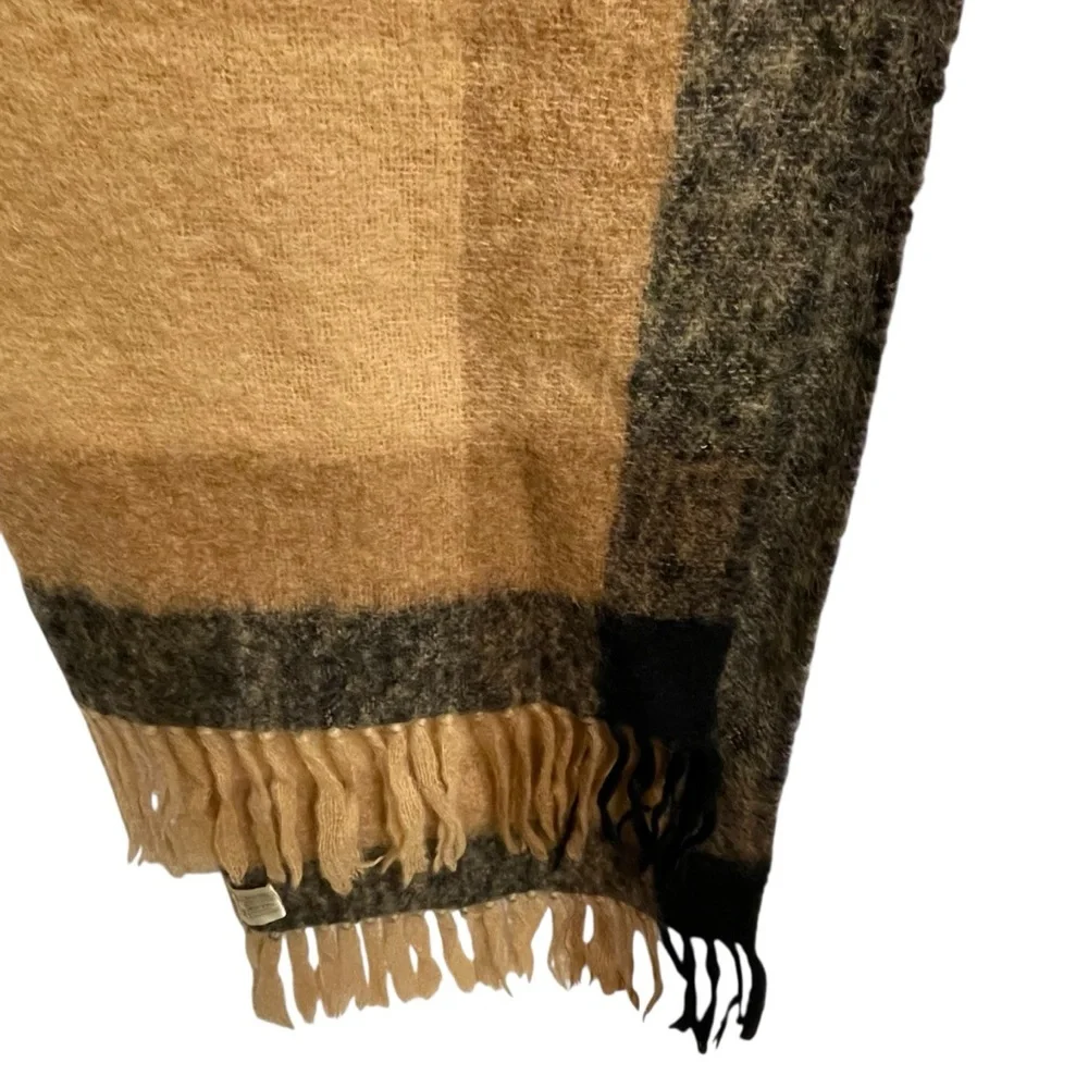 Donegal Design Vintage Handwoven Wool & Mohair Camel Scarf With Fringe 17 x 88
